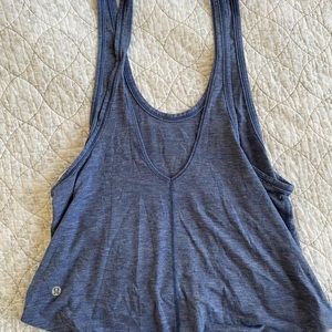 Lululemon crop top